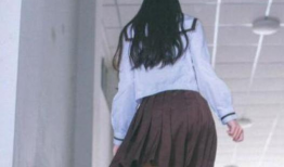 美女露胸的视频,美女露胸视频引发热议